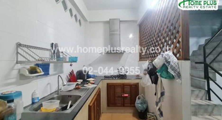 For sale 3 bedrooms townhouse in Thung Khru, Bangkok