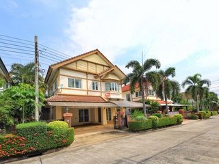 For sale 3 bedrooms house in Taling Chan, Bangkok