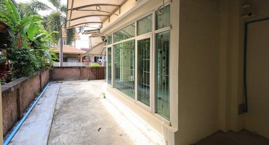 For sale 3 bed house in Taling Chan, Bangkok