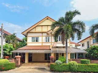 For sale 3 bedrooms house in Taling Chan, Bangkok