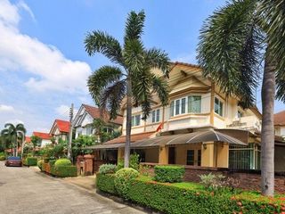 For sale 3 bedrooms house in Taling Chan, Bangkok