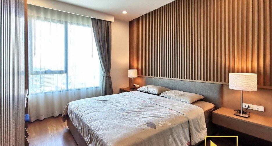 For rent 4 bedrooms condo in Yan Nawa, Bangkok