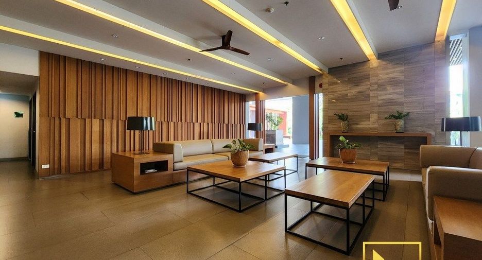 For rent 4 bedrooms condo in Yan Nawa, Bangkok