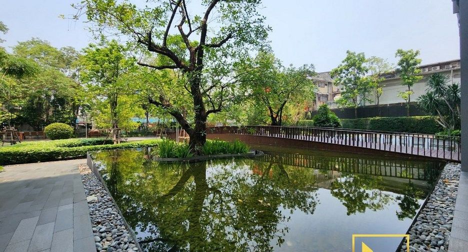 For rent 4 bedrooms condo in Yan Nawa, Bangkok