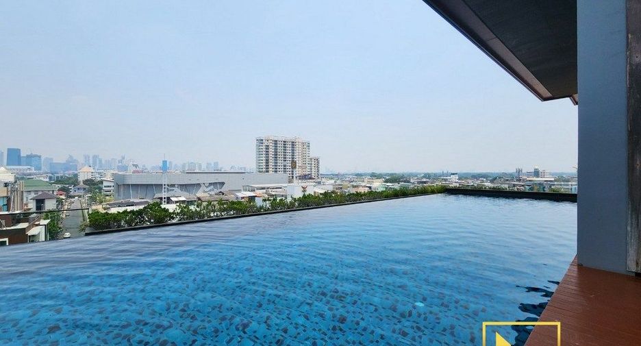 For rent 4 bedrooms condo in Yan Nawa, Bangkok