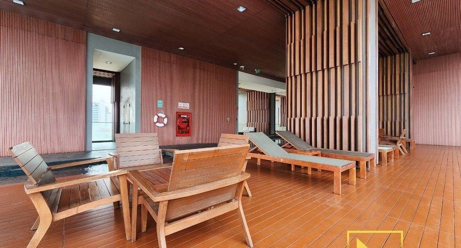 For rent 4 bedrooms condo in Yan Nawa, Bangkok