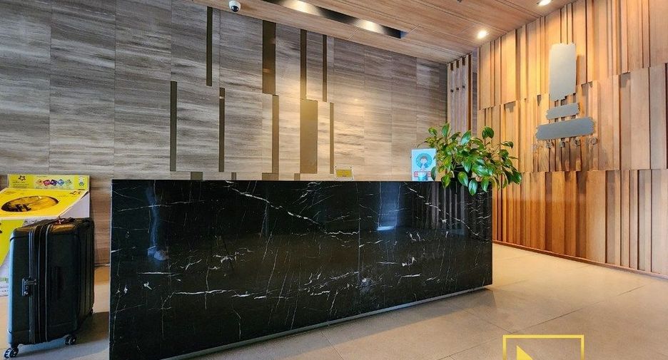 For rent 4 bedrooms condo in Yan Nawa, Bangkok
