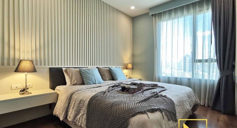 For rent 4 bedrooms condo in Yan Nawa, Bangkok