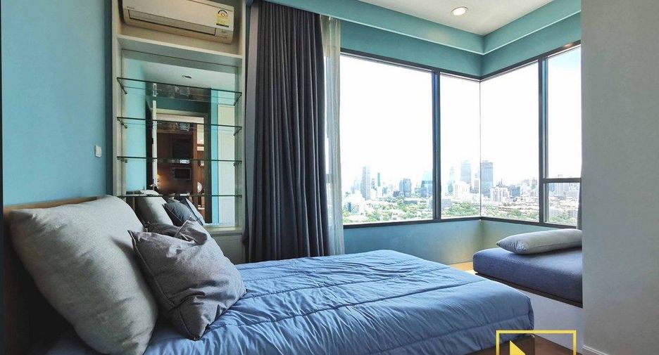 For rent 4 bedrooms condo in Yan Nawa, Bangkok