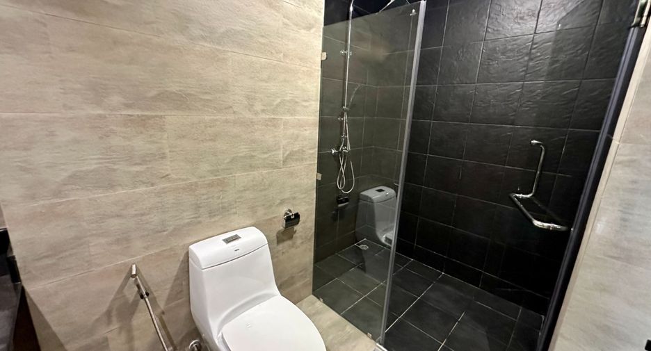 Продажа 2 спальни апартаменты в Банг Ламунг, Чонбури