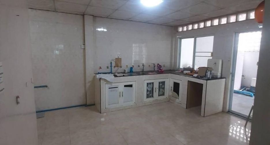 Reihenhaus zum Kauf mit 3 Zimmer in Lam Luk Ka, Pathum Thani