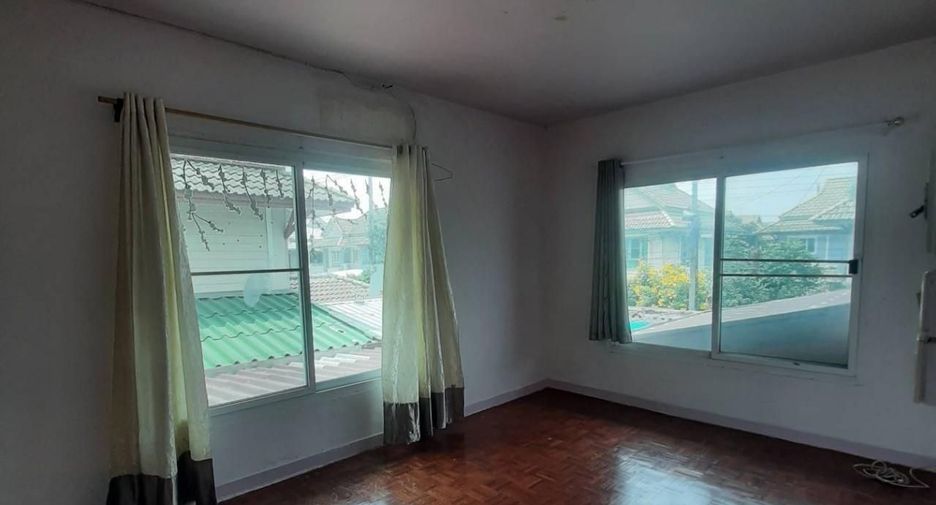 Reihenhaus zum Kauf mit 3 Zimmer in Lam Luk Ka, Pathum Thani