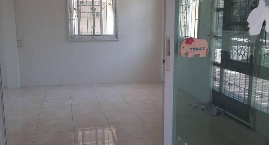 Reihenhaus zum Kauf mit 3 Zimmer in Lam Luk Ka, Pathum Thani