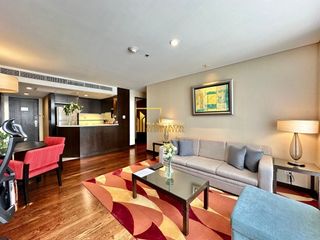 À louer 2 chambres appartement avec services à Sathon, Bangkok