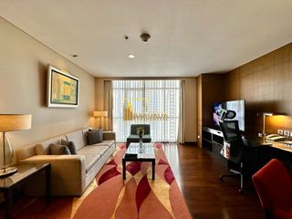 À louer 2 chambres appartement avec services à Sathon, Bangkok