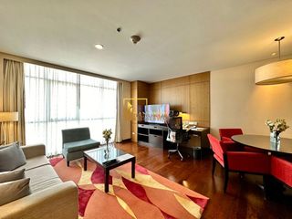 À louer 2 chambres appartement avec services à Sathon, Bangkok