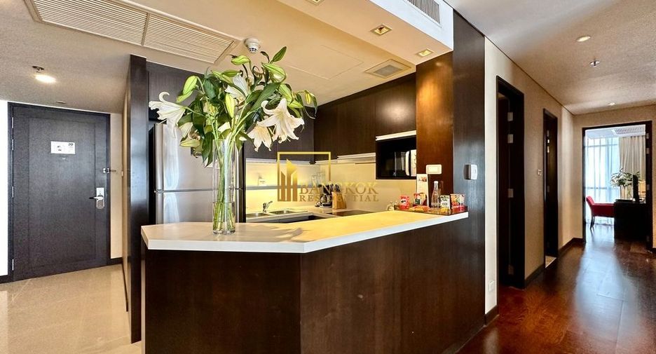 À louer 2 chambres appartement avec services à Sathon, Bangkok