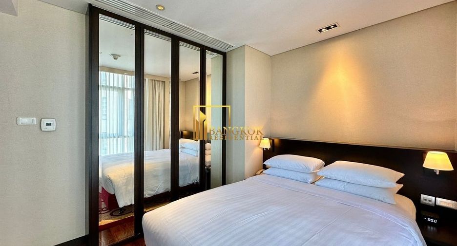 À louer 2 chambres appartement avec services à Sathon, Bangkok