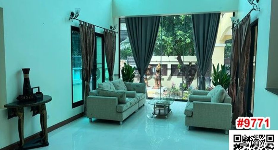 For rent 3 Beds house in Ratchathewi, Bangkok