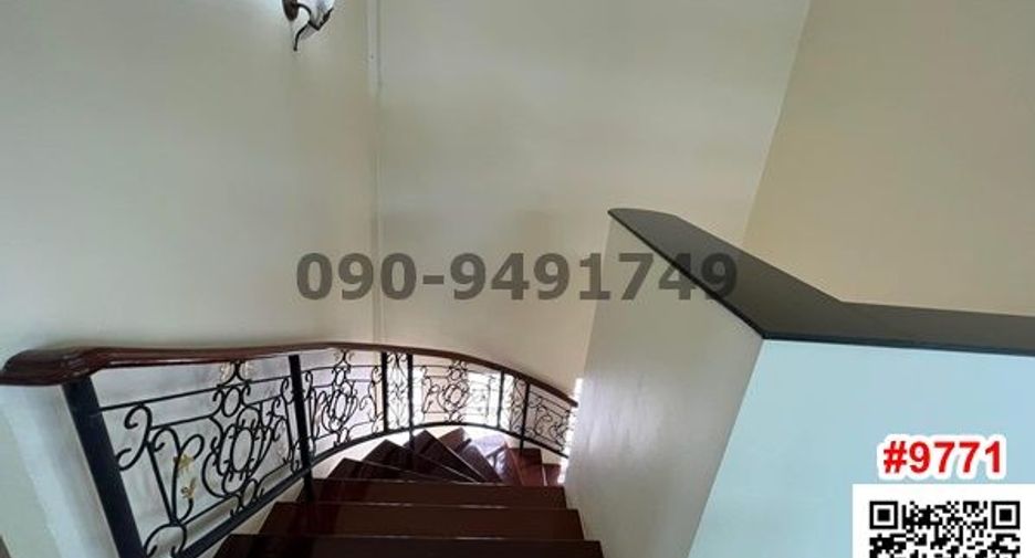 For rent 3 Beds house in Ratchathewi, Bangkok