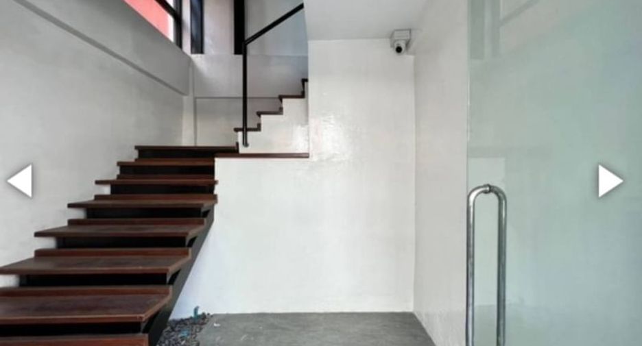 Wohnung zur Miete mit Studio in Pom Prap Sattru Phai, Bangkok