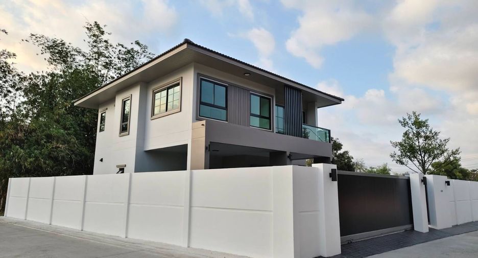 For sale 4 bed villa in Nikhom Phatthana, Rayong