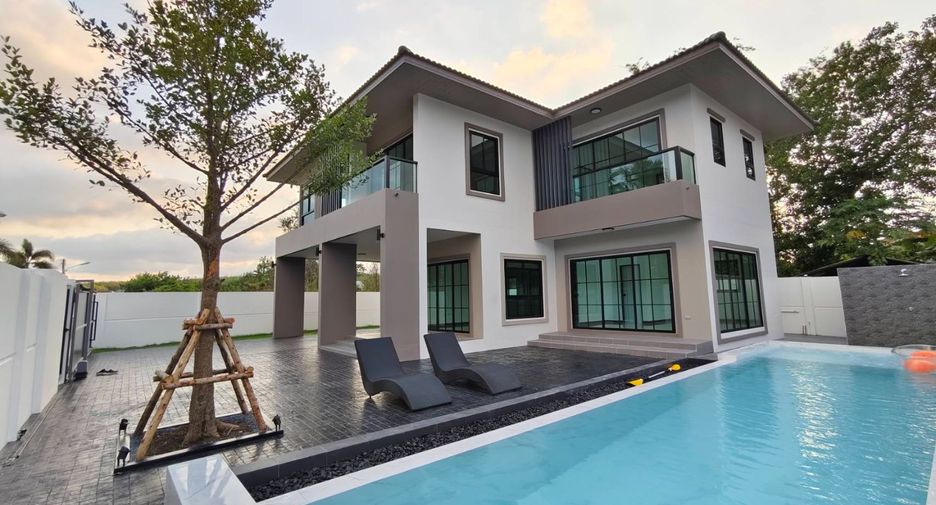 For sale 4 Beds villa in Nikhom Phatthana, Rayong