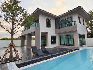 For sale 4 Beds villa in Nikhom Phatthana, Rayong