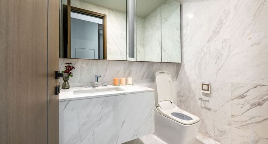 For rent and for sale 2 bedrooms condo in Watthana, Bangkok