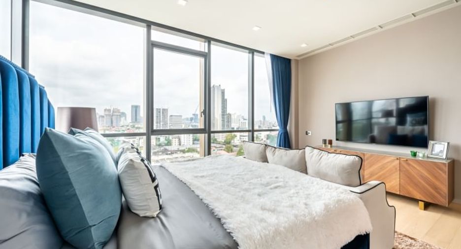 For rent and for sale 2 bedrooms condo in Watthana, Bangkok