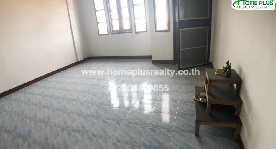 For sale 4 bedrooms townhouse in Min Buri, Bangkok