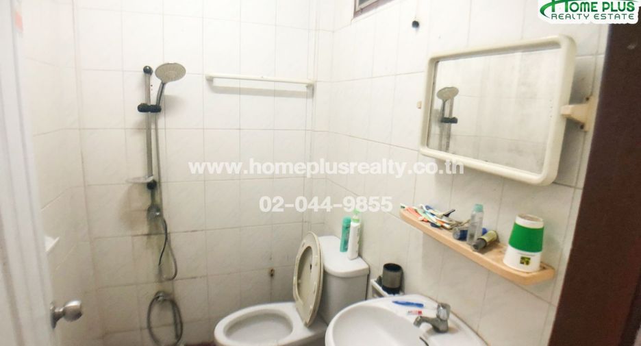 For sale 4 bedrooms townhouse in Min Buri, Bangkok