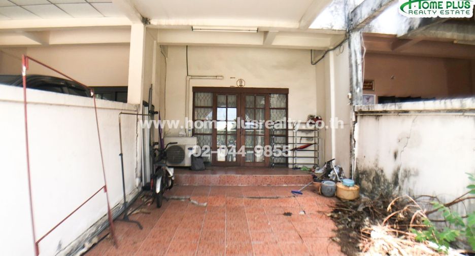 For sale 4 bedrooms townhouse in Min Buri, Bangkok
