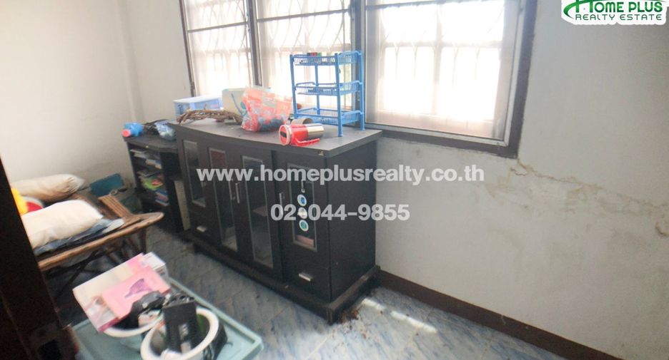 For sale 4 bedrooms townhouse in Min Buri, Bangkok