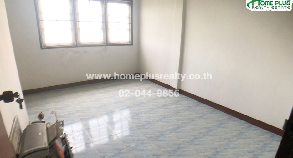 For sale 4 bedrooms townhouse in Min Buri, Bangkok