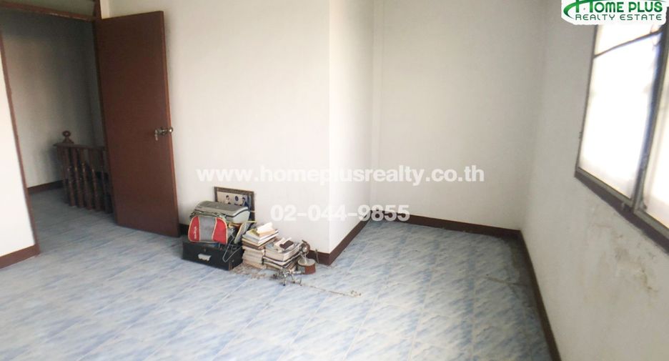 For sale 4 bedrooms townhouse in Min Buri, Bangkok