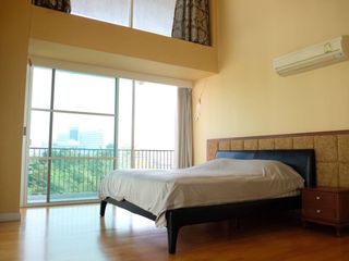 For sale 3 ベッドルーム apartment in Sathon, Bangkok