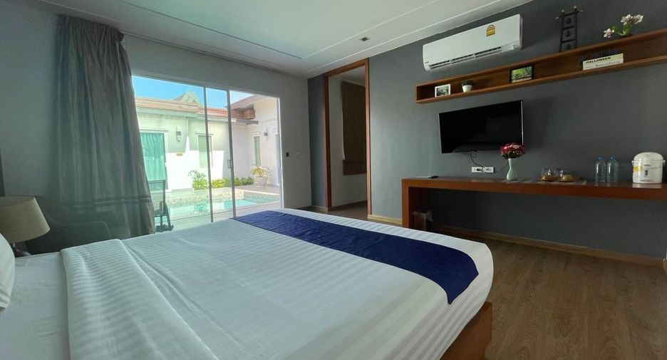 For rent 4 bedrooms villa in Mueang Phuket, Phuket