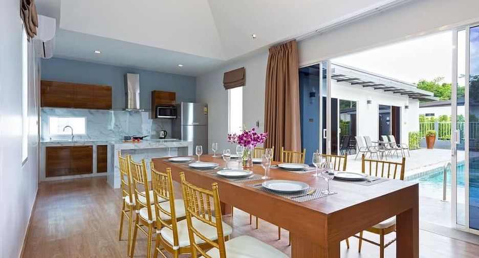 For rent 4 bedrooms villa in Mueang Phuket, Phuket