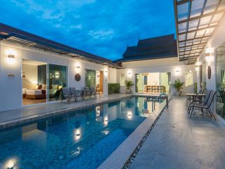 For rent 4 bedrooms villa in Mueang Phuket, Phuket