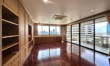 For sale 4 Beds condo in Khlong Toei, Bangkok