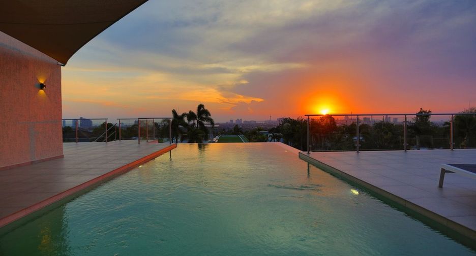 For rent and for sale 9 bed house in Bang Lamung, Chonburi