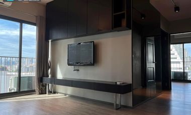 For sale 2 bed condo in Phaya Thai, Bangkok
