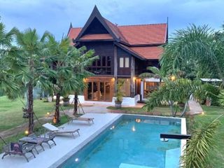 For rent 5 bed villa in Saraphi, Chiang Mai