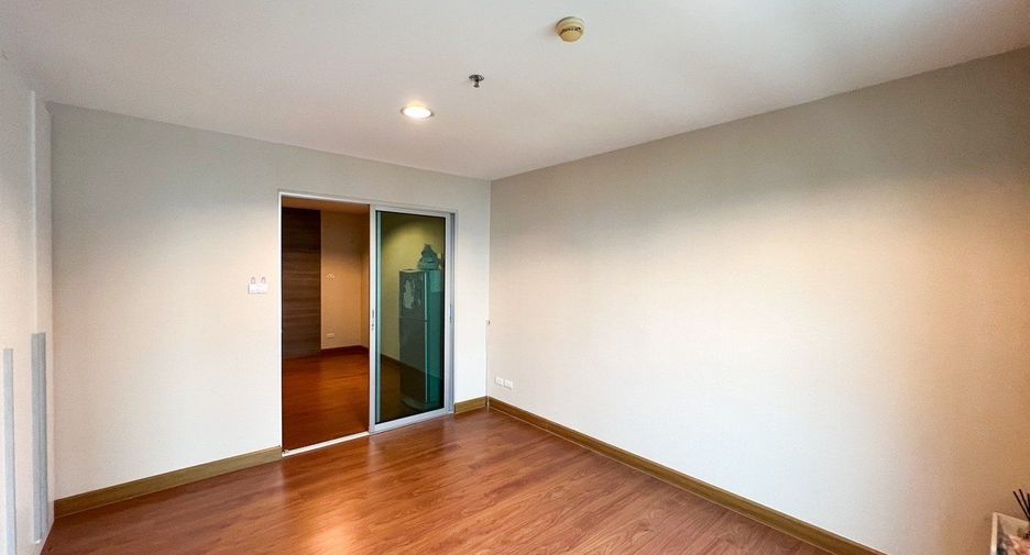 For sale 1 bed condo in Huai Khwang, Bangkok