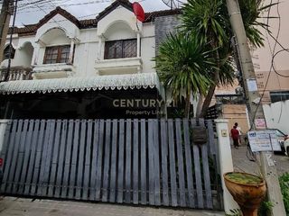 For sale 3 bedrooms townhouse in Huai Khwang, Bangkok