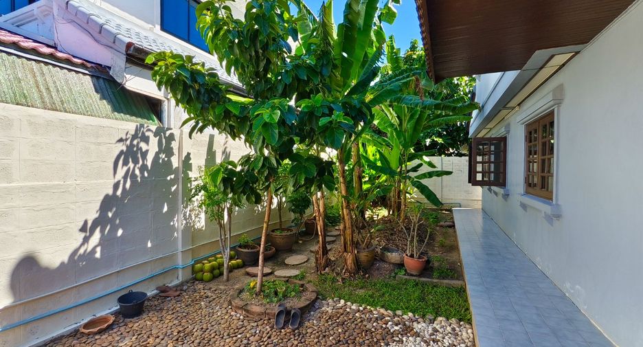 For sale 4 bedrooms house in Mueang Nonthaburi, Nonthaburi