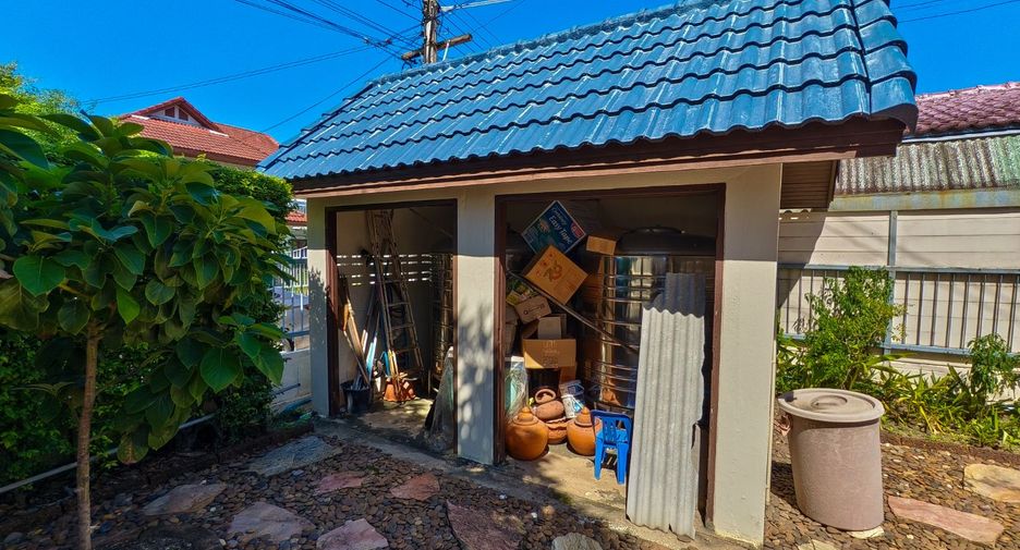 For sale 4 bedrooms house in Mueang Nonthaburi, Nonthaburi