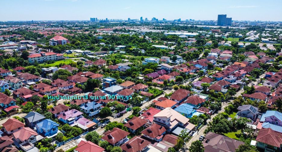 For sale 4 bedrooms house in Mueang Nonthaburi, Nonthaburi