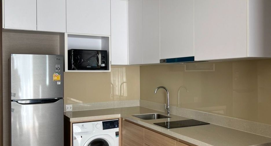 For rent 2 bedrooms condo in Watthana, Bangkok